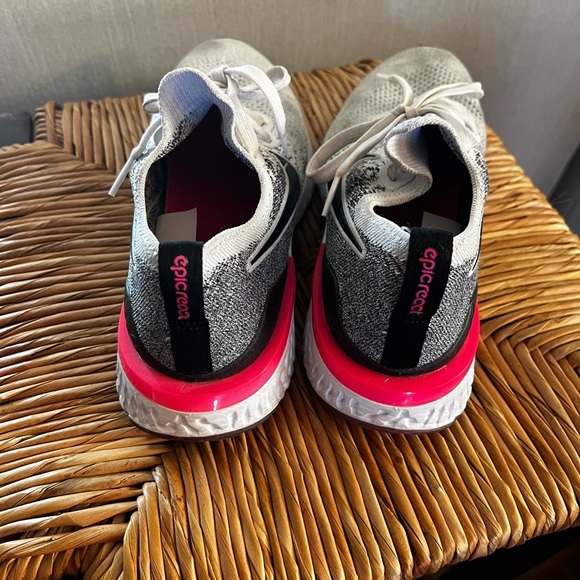 Nike woman’s - Picture 3 of 4